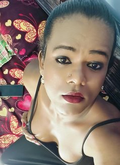 Big Boobs Bavya Shemale Lives in Chennai - Acompañantes transexual in Chennai Photo 2 of 3