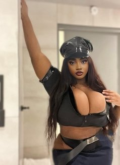 Big boobs Brenda - escort in Dubai Photo 5 of 5