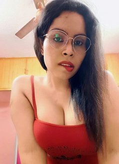 BIG BOOBS NORTH INDIAN TRANNY GIRL - Transsexual escort in Chennai Photo 4 of 5
