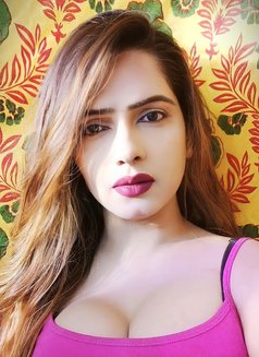 Big Boobs Shemale - Acompañantes transexual in New Delhi Photo 9 of 11