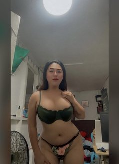 Big Booby Perma - Acompañantes transexual in Manila Photo 1 of 11