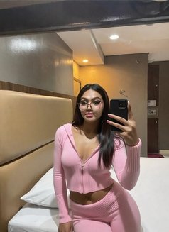 HUGE COCK Asha - Transsexual escort in Manila Photo 18 of 22