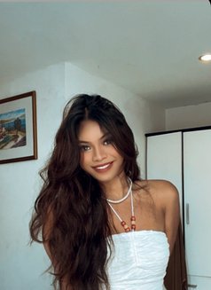 Big Cock Carlita - Transsexual escort in Bangkok Photo 1 of 29