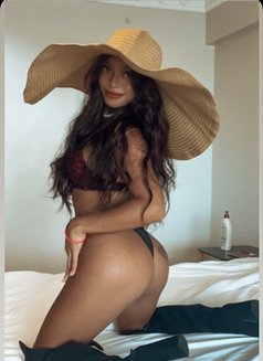 Big Cock Carlita - Transsexual escort in Ko Samui Photo 18 of 23