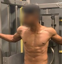 Single girls & Married women - Acompañantes masculino in Bangalore