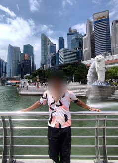 Single girls & Married women - Acompañantes masculino in Bangalore Photo 2 of 6