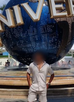 Single girls & Married women - Acompañantes masculino in Bangalore Photo 3 of 6