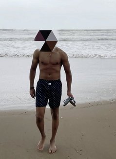 Single girls & Married women - Acompañantes masculino in Bangalore Photo 4 of 6