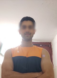 Single girls & Married women - Acompañantes masculino in Bangalore Photo 6 of 6