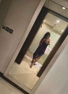 Big cock Meenakshi here - Acompañantes transexual in Bangalore Photo 18 of 22