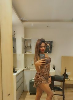 Big cock Meenakshi here - Transsexual escort in Bangalore Photo 3 of 28