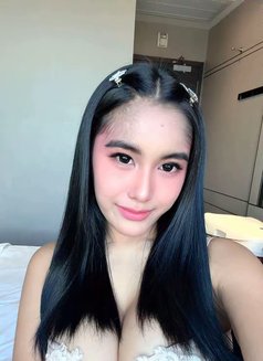 BIG COCK WITH BIG CUM NOW SERVING - Transsexual escort in Singapore Photo 28 of 28