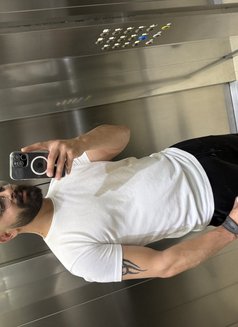 Big dick - Acompañantes masculino in Beirut Photo 8 of 8