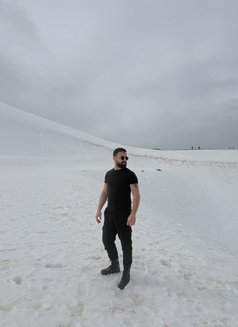 Big dick - Male escort in Beirut Photo 13 of 13