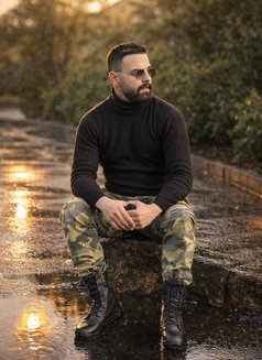 Big dick - Male escort in Beirut Photo 14 of 14