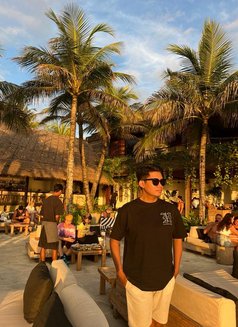 Big Dick Massage - Male escort in Singapore Photo 5 of 5