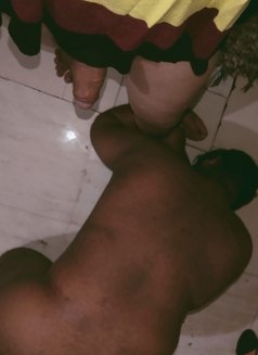 Big d Mistres shemale new here - Acompañantes transexual in Noida Photo 2 of 13