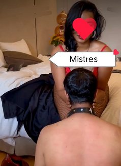 Big d Mistres shemale new here - Acompañantes transexual in Noida Photo 4 of 13