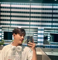 Big Dik Bee Top & Bottom - Male escort in Bangkok