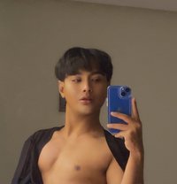 Big Dik Bee Top & Bottom - Male escort in Riyadh