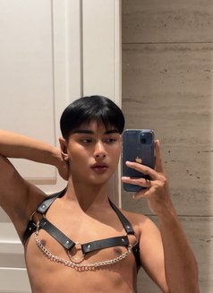 Big Dik Bee Top & Bottom - Male escort in Riyadh Photo 7 of 8