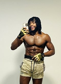 Big Long Black Dick - Acompañantes masculino in Al Manama Photo 1 of 6