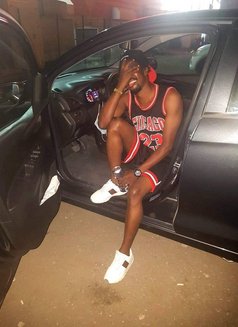 Big Meech - Intérprete masculino de adultos in Al Manama Photo 1 of 1