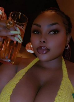 Big Melons CurvyJuicy Horny Queen Bella - puta in Bangalore Photo 8 of 9