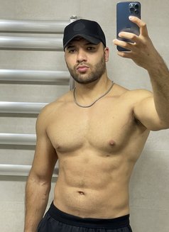 Big_One - Acompañantes masculino in Riyadh Photo 5 of 11