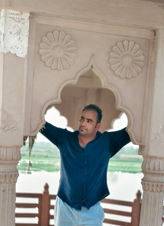 Big Size - Acompañantes masculino in Riyadh Photo 2 of 3