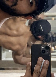 Big Smoke - Male escort in Gurgaon Photo 3 of 3