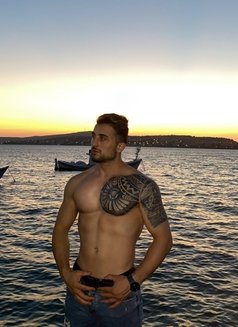 BİGBOYXXL - Male escort in İstanbul Photo 8 of 8