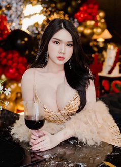 Bigcock Chubby Ladyboy - Transsexual escort in Khobar Photo 5 of 7