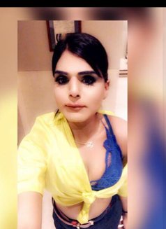 BIGCOCK MODEL - Transsexual escort in New Delhi Photo 15 of 17