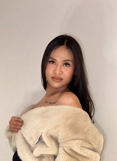 Bigcock Victoria - Transsexual escort in Singapore Photo 5 of 8