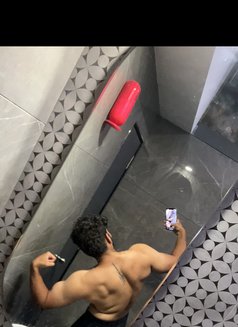 Bigdickdaddy22 - Male escort in Mumbai Photo 3 of 7