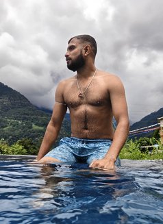 Bigfoot - masseur in Kolkata Photo 1 of 5