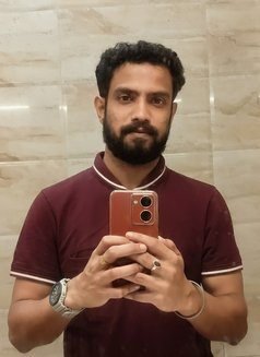 Bigfoot - masseur in Kolkata Photo 3 of 5