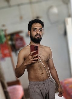 Bigfoot - masseur in Kolkata Photo 3 of 6