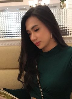 Biggest BigDick in Town - Acompañantes transexual in Dubai Photo 4 of 18