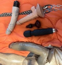 BIGGESTCOCK WITH XTREM POPPERS AND DILDO - Transsexual escort in Dubai