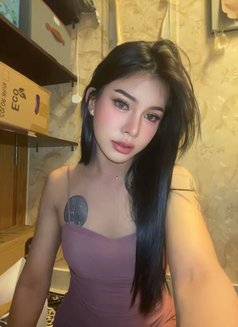 Bigky - Transsexual escort in Abu Dhabi Photo 8 of 8