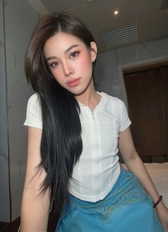 Bigky - Transsexual escort in Abu Dhabi Photo 8 of 8