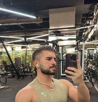 Bigleg Athlete - Male escort in İstanbul