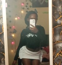 Mitchell - Transsexual escort in Nairobi Photo 9 of 10