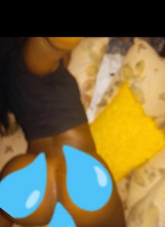 Mitchell - Transsexual escort in Nairobi Photo 10 of 10