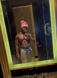 Bigsugar - Male escort in Singapore Photo 5 of 10