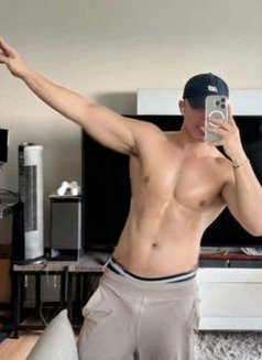 Bigwhit8inch - Male escort in Kuala Lumpur Photo 6 of 6