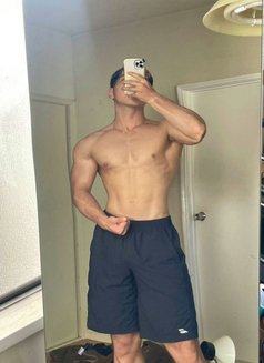 Bigwhit8inch - Male escort in Kuala Lumpur Photo 1 of 5
