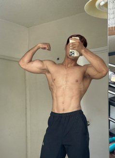 Bigwhit8inch - Male escort in Kuala Lumpur Photo 2 of 5
